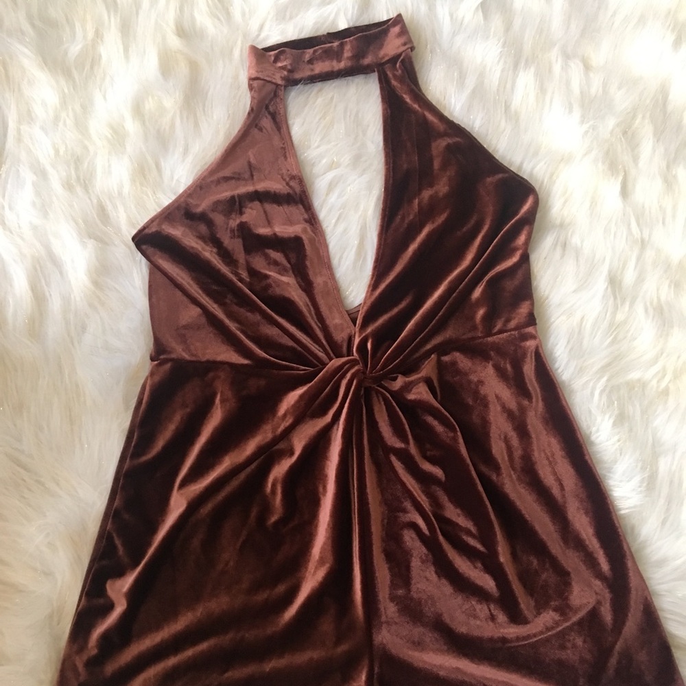 Velvet romper for party 🎊!! You can’t miss this